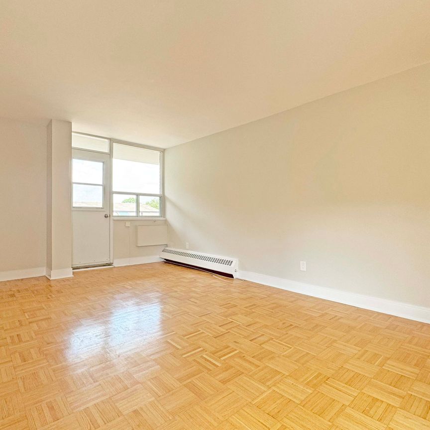 For Lease - 490 Eglinton Avenue Unit# 404, Toronto, Ontario - Photo 1