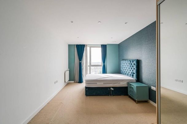 2 Bed Flat, Heritage Tower, E14 - Photo 1