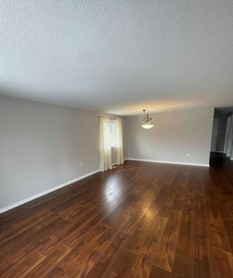 For Lease - 21 Columbia Road, Barrie, Ontario - Photo 1