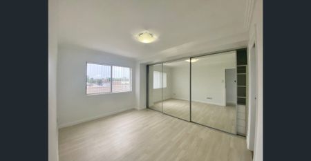 Modern Townhouse in Central Location - Photo 4