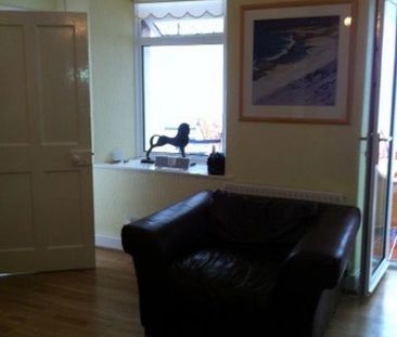 2 bedroom semi-detached house to rent - Photo 2