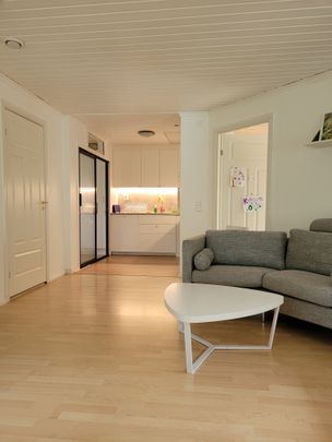 Spiskroksvägen, Huddinge - Photo 1