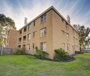 Centrally Located, Ground Floor Apartment - Hospital Precinct - Photo 5