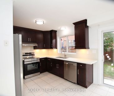 Semi-Detached Home For Lease | N8129854 - Photo 1