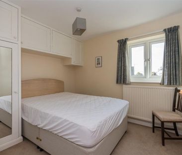 2 bedroom end of terrace house to rent - Photo 4