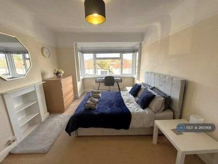 3 bedroom maisonette to rent - Photo 3