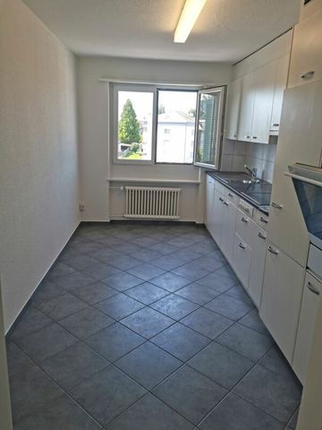 Eine schöne helle Wohnung mit Balkon in der Nähe des Sees! - Photo 5