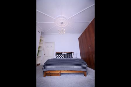 1 Bed Flat, Vanbrugh Hill, SE3 - Photo 4