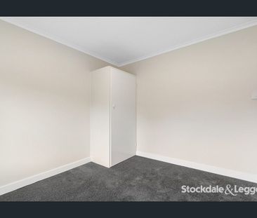 Renovated 1 Bedroom Unit - Photo 3