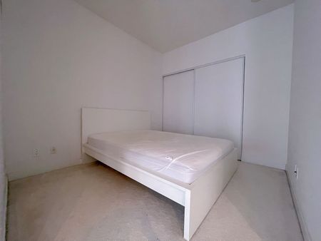 For Lease - 33 Charles Street Unit# 2212, Toronto, Ontario - Photo 2