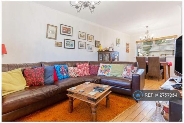 2 bedroom end of terrace house to rent - Photo 1