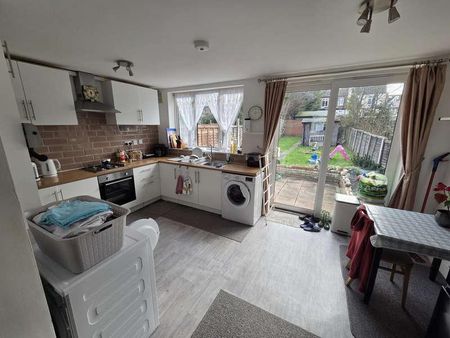 Harrow, HA1 - Photo 2