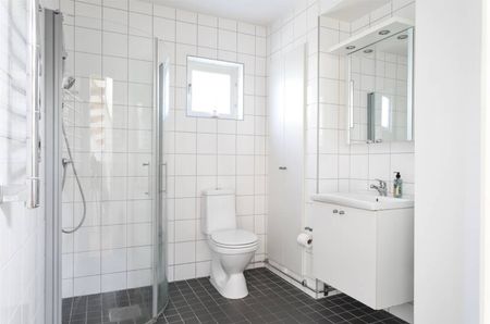 Fin villa med två parkeringar på uppfarten i vackert område - Foto 5