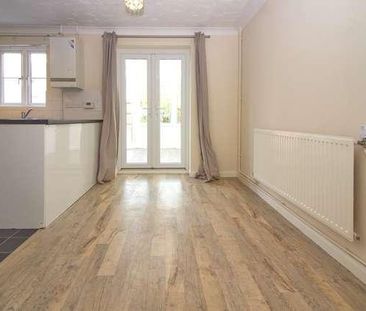 Towcester - Wonderful Bed Semi Fully Redecorated & New Carpets, NN12 - Photo 3