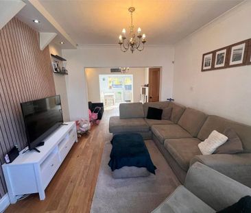 3 bedroom semi-detached house to rent - Photo 4