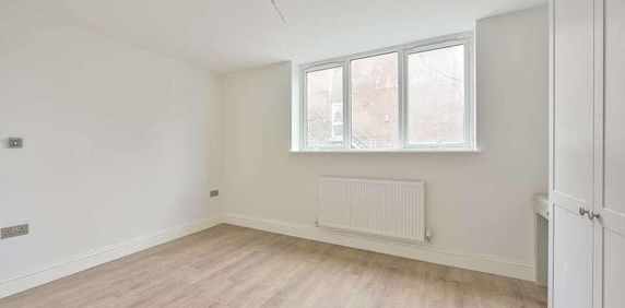 Levana Close, Southfields, SW19 - Photo 2