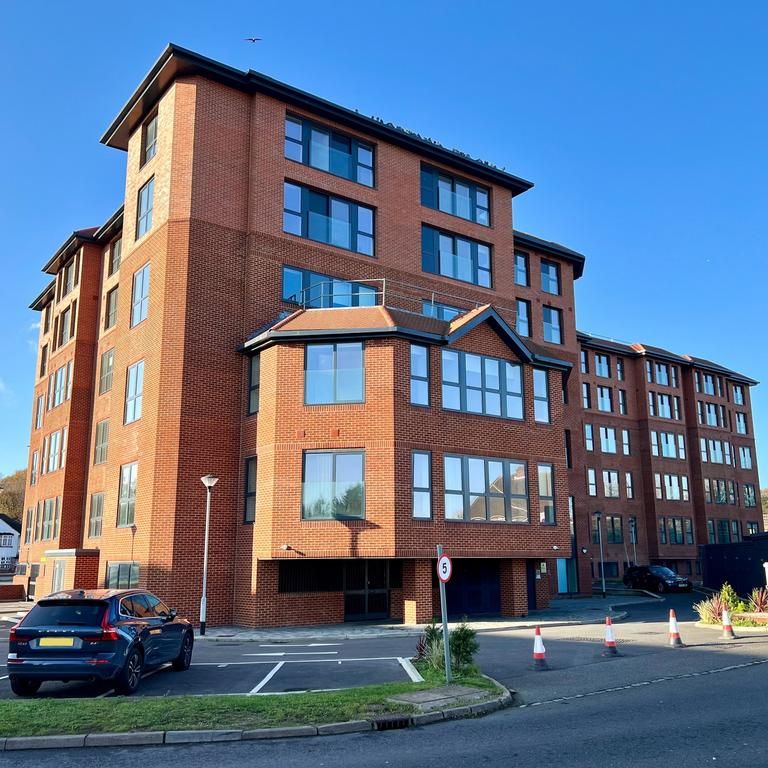 Studio to rent - Photo 1