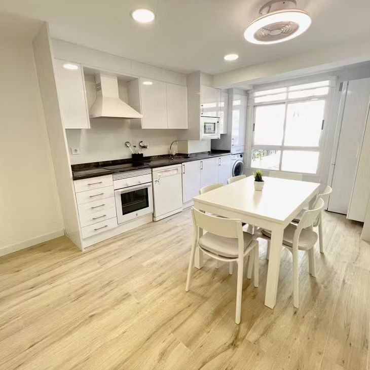 Carrer Poeta Artola, Valencia, Valencian Community 46021 - Photo 1