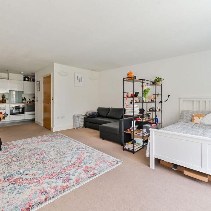Studio to rent - Photo 1