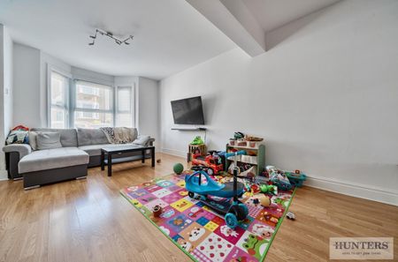 2 bedroom House To Let Total Size: 894 SQ FT - Photo 3