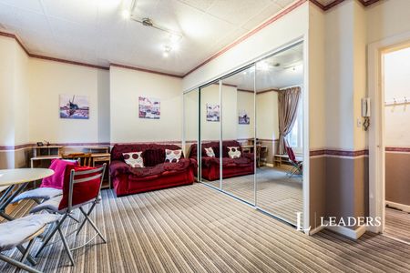 1 bedroom studio to rent West Cliff Studios, 13 Durley Gardens, West Cliff, Bournemouth, BH2 - Photo 3