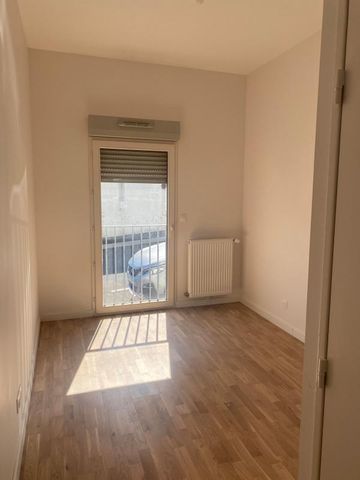 Appartement - T3 - TARARE - Photo 2