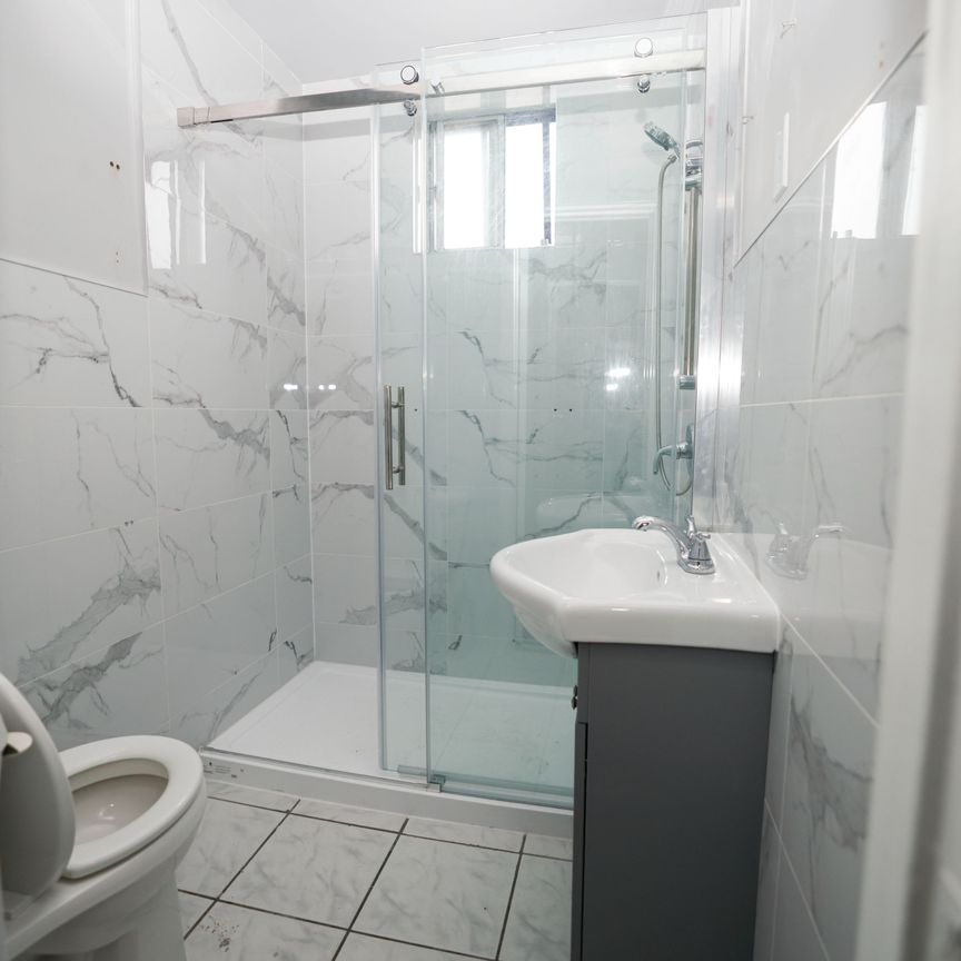 For Lease - 37 Holland Street Unit# 1, Bradford West Gwillimbury, Ontario - Photo 1