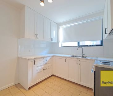 FRESHLY RENOVATED 2 BEDROOM APARTMENT IN CENTRAL DANDENONG! - Photo 1