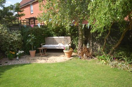 4 bedroom detached house to rent - Photo 2