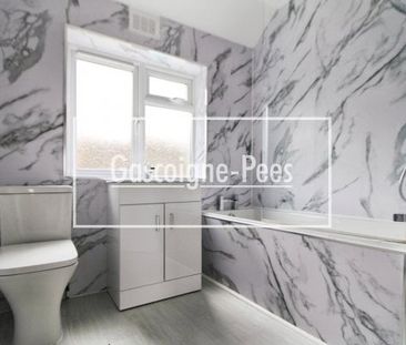 Coverts Road, Claygate - Photo 3