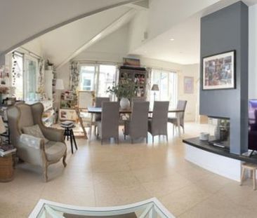 Beautiful attic duplex apartment 4.5 rooms / 3 bedrooms / garden in... - Photo 2
