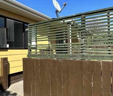 Peace and Tranquility yet so close to town! - Photo 1