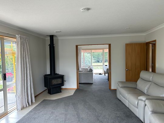 Large Family Home - Photo 1