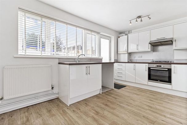 3 bedroom terraced house to rent - Photo 1