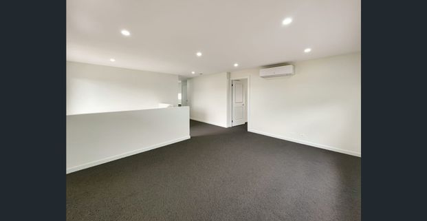 Luxury in Newtown - Photo 1