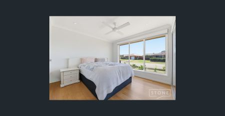 BEAUTIFUL FREESTANDING FAMILY HOME - Photo 4