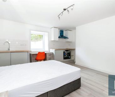 1 bedroom in a house share to rent - Photo 4