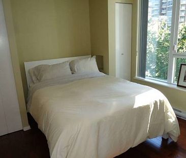 Sept 1 $2700 furnished 1BR 1BA Yaletown Savoy Richards St one bedroom - Photo 1