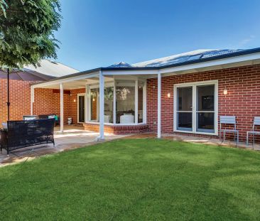 Stone fronted four bedroom family residence with dual access - Photo 6