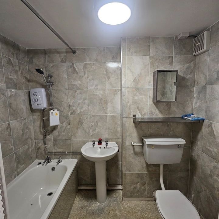 2 Bed Flat, Kings Mount, CH43 - Photo 1