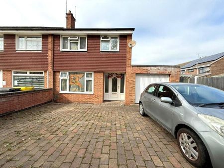 3 bedroom semi-detached house to rent - Photo 5