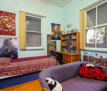 Spacious Home in Silkstone! - Photo 5