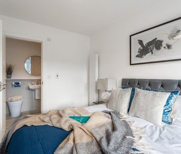 4 bedroom semi-detached house to rent - Photo 5