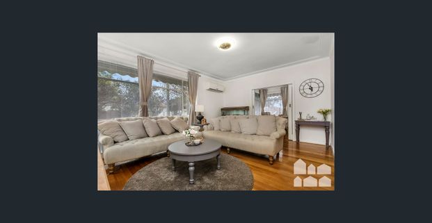Chic living in a Fantastic location !! - Photo 1