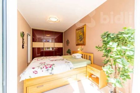 Pronájem zařízeného bytu 2+kk s lodžií a garáží - Praha, Troja - Photo 4
