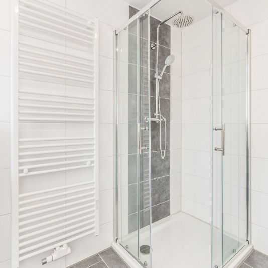 Erstbezug nach Sanierung - mit Wanne und Dusche - Photo 1