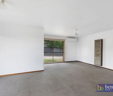 Easy-Care Living in Flora Hill - Photo 3