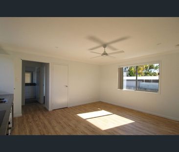 Properly Managed I Modern Comfort Meets Coastal Charm – Your Ideal ... - Photo 2
