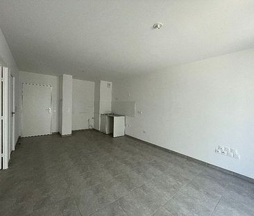 Appartement 2 pièces 41m2 MARSEILLE 9EME 747 euros - Photo 3