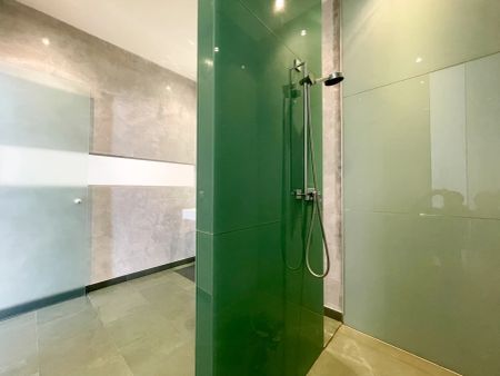 Wundervoller Altbau mit Raumhöhe und Struktur – 6 Zimmer in bester Lage bei Karlskirche & Belvedere | 1040 Wien - Photo 2